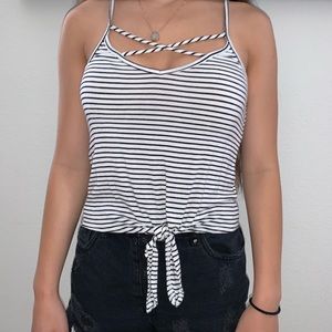 🦋 Tilly’s Striped Front-tie Tank Top 🦋